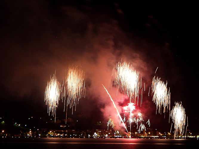 1.August Feuerwerk Flelen Uri Schweiz