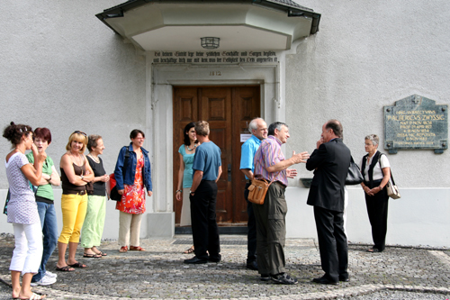 Besammlung vor der Kirche St. Idda