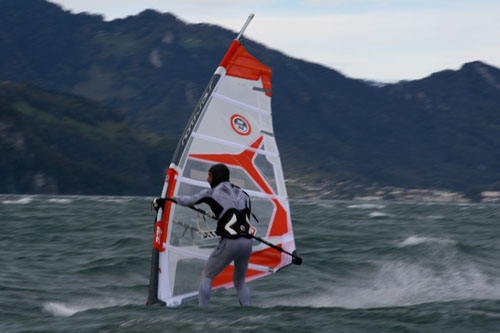 Surfen Soulrider Urnersee Foehn Isleten